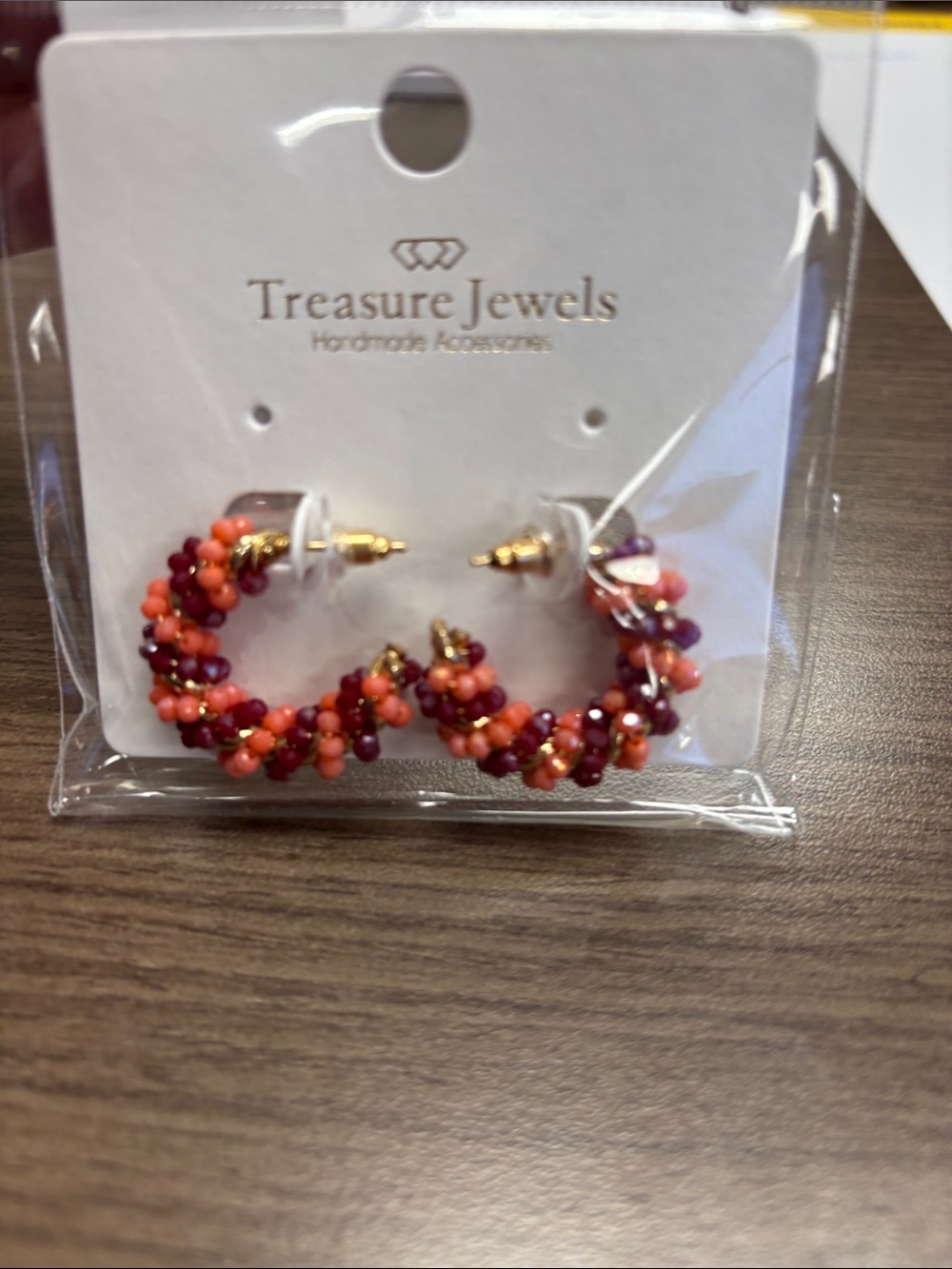 Treasure Jewels Coral & Magenta Beaded Hoop Earrings. 1”.